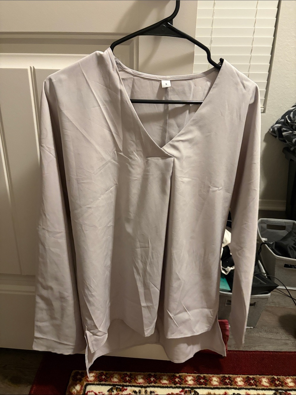 Womens Long Sleeve V-Neck Blouse in Light Gray